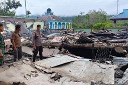 Polisi menyelidiki penyebab kebakaran Kantor Desa Suka Maju Kapuas Hulu
