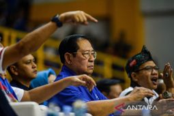 SBY menonton pertandingan voli Proliga