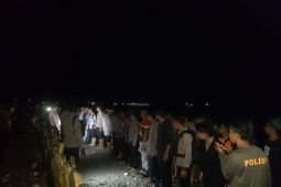 Polres  Buru Selatan berhasil evakuasi korban terbawa ombak