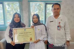 Disdikpora Cianjur mendapat piagam penghargaan dari BBPMP Jabar