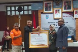 BNPB serahkan dana siap pakai untuk tangani bencana di Kubu Raya