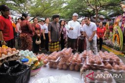 Pemerintah Kota Denpasar gelar bazar pangan untuk kendalikan inflasi