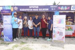 Wakil Bupati Nias Selatan kunjungi UMKM di venue Nias Pro 2024