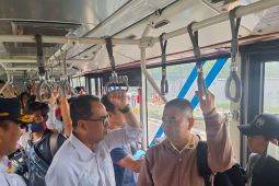 Menhub minta rakyat gunakan transportasi massal kurangi kemacetan