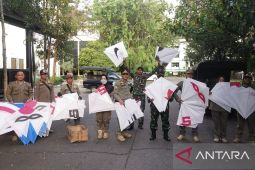 Satpol PP razia permainan layangan di Pontianak