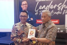 Dirut Pos Indonesia bedah isi buku "Thriving on Turbulence"