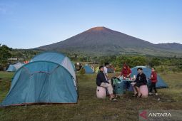 Wisata nonpendakian di kawasan Rinjani ditutup dampak cuaca ekstrem
