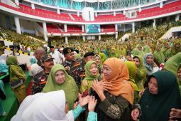 Khofifah ajak perguruan tinggi beri beasiswa anak-anak asal Palestina