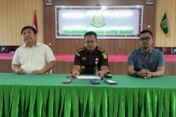 Kejaksaan tetapkan  Kadisnakertrans Kubar tersangka korupsi kWh meter