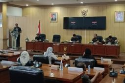 Wali Kota Aditya sampaikan Raperda Pertanggungjawaban APBD 2023