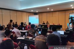 KPU Jember tunggu instruksi KPU RI tindak lanjuti putusan MK