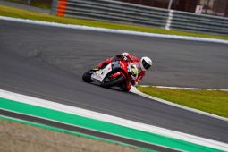 Pebalap Astra Honda sapu juara pertama