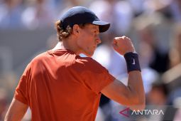Wimbledon: Jannik Sinner dan Carlos Alcaraz melangkah ke babak ketiga