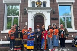 Perempuan Kuping Panjang Dayak tampil  di pameran budaya  Belanda