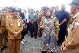 Gunakan motor, Mensos tinjau bantuan di Desa Sungai Pitung Batola