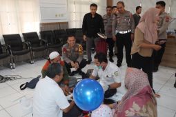 Puluhan anak ikuti sunatan massal di Polres Balangan