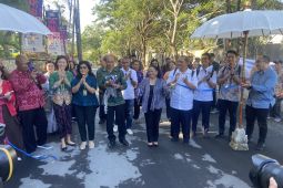 PUPR resmikan jalan aspal plastik di Jimbaran