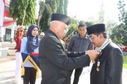 Membangun aparatur berintegritas, Bupati Tanjab Barat raih Bintang Astha Brata