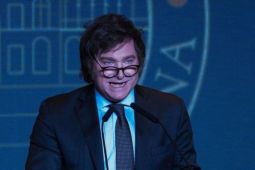 Presiden Argentina tuduh jurnalis sengaja memukulnya dengan mikrofon