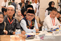 Timwas Haji DPR  ingatkan pentingnya bendera RI di bus shalawat