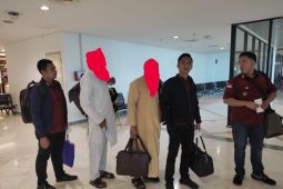 Imbas donasi paksaan, Imigrasi Blitar deportasi dua WNA asal Pakistan