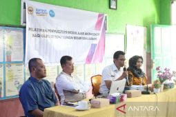Dosen ULM latih guru SDN 1 Sungai Besar soal susun modul