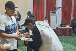 Kalsel kemarin, Wali Kota serahkan bonus atlet Popda hingga PLN siagakan ribuan personel