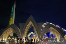 Parkir gratis di Masjid Raya Al Jabbar hanya sementara