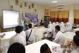 DPW ADPISI Kalsel edukasi kewirausahaan Santri