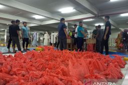 Masjid Raya Baiturrahman bagikan ribuan kantong daging kurban