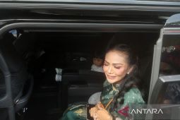 Kris Dayanti kurban enam ekor sapi