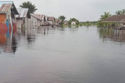 BPBD Sorsel salurkan makanan siap saji untuk warga terdampak banjir