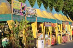 Bazar UMKM ramaikan Festival Bamboo Rafting HSS 2024