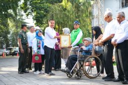 Pj Gubernur Jabar: Jutaan lansia masih menjadi tulang punggung keluarga