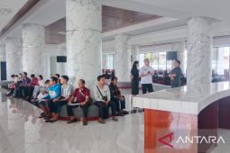 Bupati Gianyar tinjau operasional mal pelayanan publik