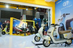 Sunra kenalkan sembilan sepeda motor listrik unggulan di Jakarta Fair