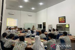 Honda Babel ajak puluhan siswa-siswi pintar dalam program "Educate For You"