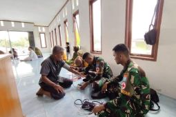 TNI berikan layanan kesehatan lansia dan balita di perbatasan RI-Malaysia