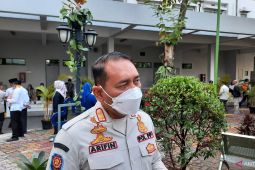 Satpol DKI sisir ranjau paku di ruas jalan lintasan maraton JAKIM 2024