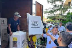 KPU Jember bawa kotak suara ke Polda Jatim tindak lanjuti putusan MK