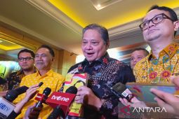 Airlangga tunggu evaluasi sebelum usung RK di Pilkada 2024