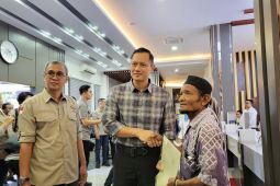 Pemkab Kubu Raya serahkan 500 sertifikat tanah elektronik