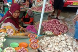 Pemprov Maluku jamin ketersediaan stok bahan pokok di Ambon cukup selama musim penghujan