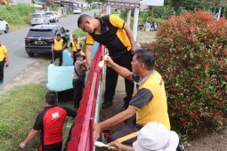 Polres Simalungun bersih-bersih tempat ibadah