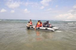Tiga pemancing terseret ombak, satu ditemukan tewas dan dua selamat