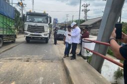 Wakil Ketua Komisi III telusuri penyebab kemacetan di jembatan Aurduri