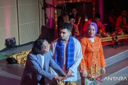 Miliki kejenakaan, Lenong cocok dengan anak muda