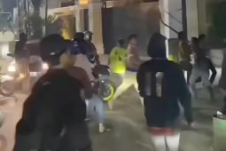 Polisi tangkap anggota gangster resahkan warga