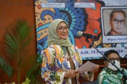 Desainer muda dituntut kreatif untuk hadapi persaingan bisnis busana