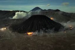 Kemarin, UGM masuk 100 terbaik versi THE sampai karhutla TNBTS
